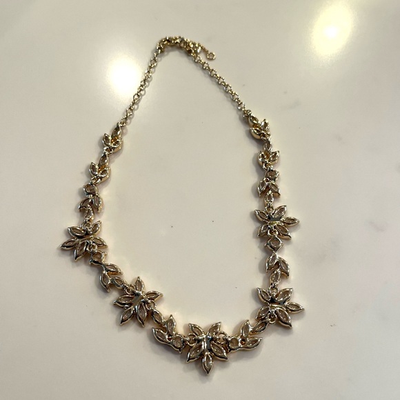 J.CREW•gold floral leaves crystal statement necklace NWOT - Picture 5 of 5